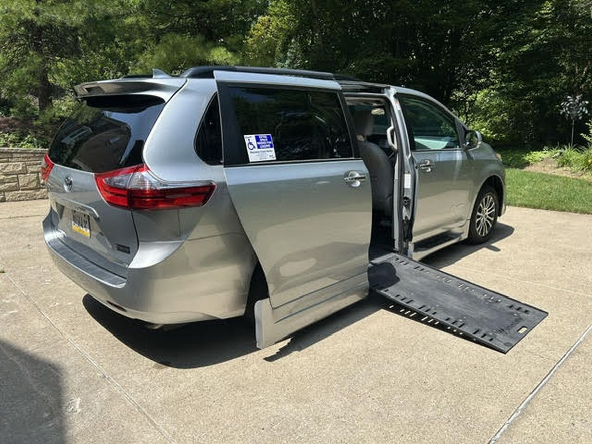 2020 Toyota Sienna XLE Premium - 7666