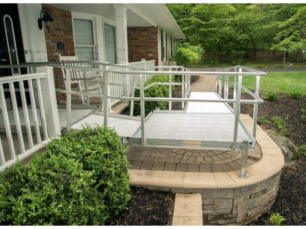 BREEZE SERIES MESH ALUMINUM RAMP
