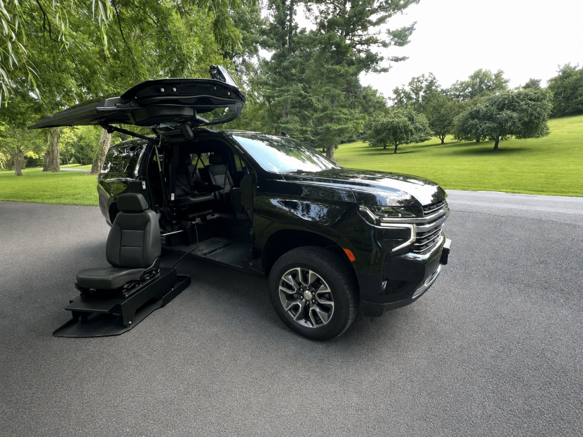 2024 Chevrolet Suburban LT - 7897