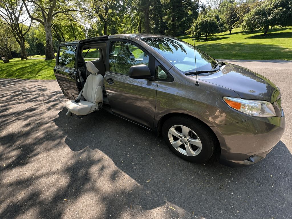 2012 Toyota Sienna - 0806